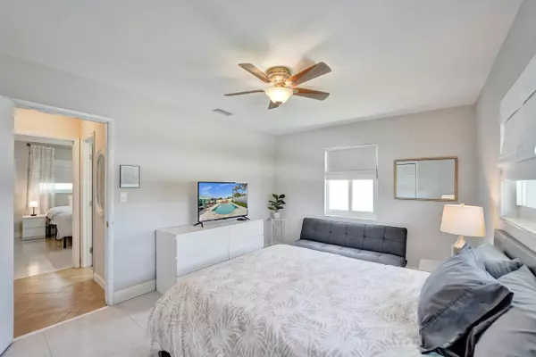 Pompano Beach, FL 33060,571 SE 14th ST