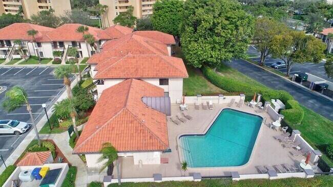 Boca Raton, FL 33487,300 E Club CIR 107