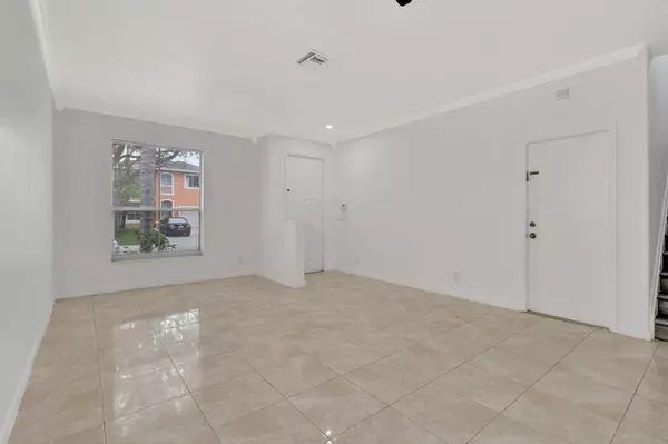 West Palm Beach, FL 33409,4414 Lake Lucerne CIR