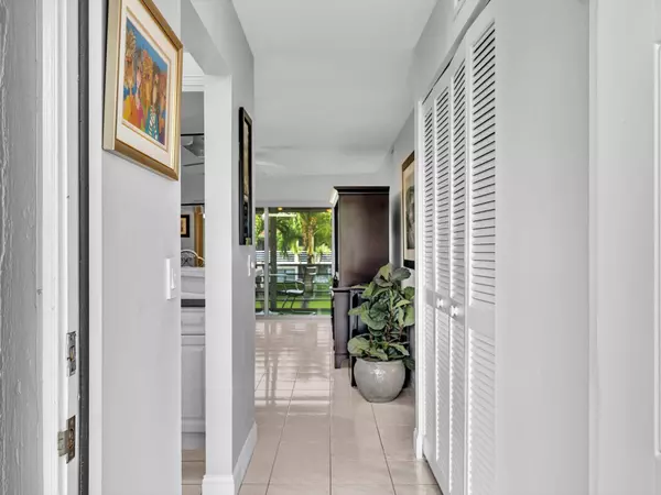 Boca Raton, FL 33428,9855 Sandalfoot BLVD 320