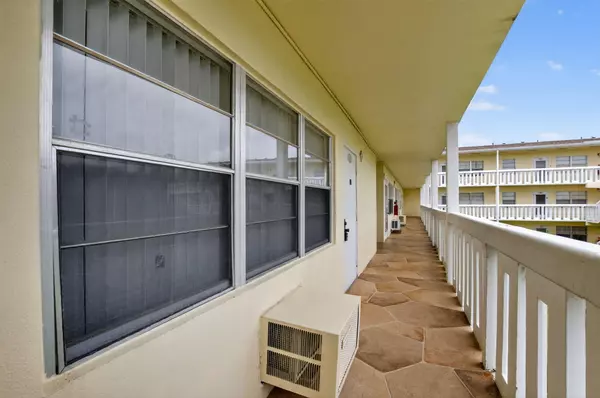 Boca Raton, FL 33434,63 Dorset B