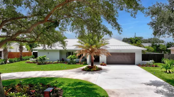 351 Country Club, Tequesta, FL 33469