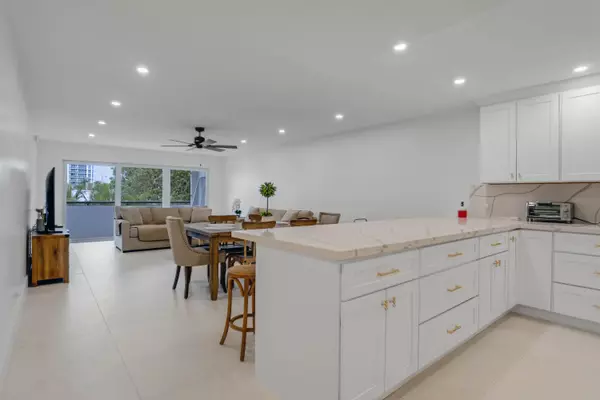 Pompano Beach, FL 33062,401 Briny AVE 315