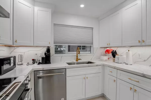 Pompano Beach, FL 33062,401 Briny AVE 315