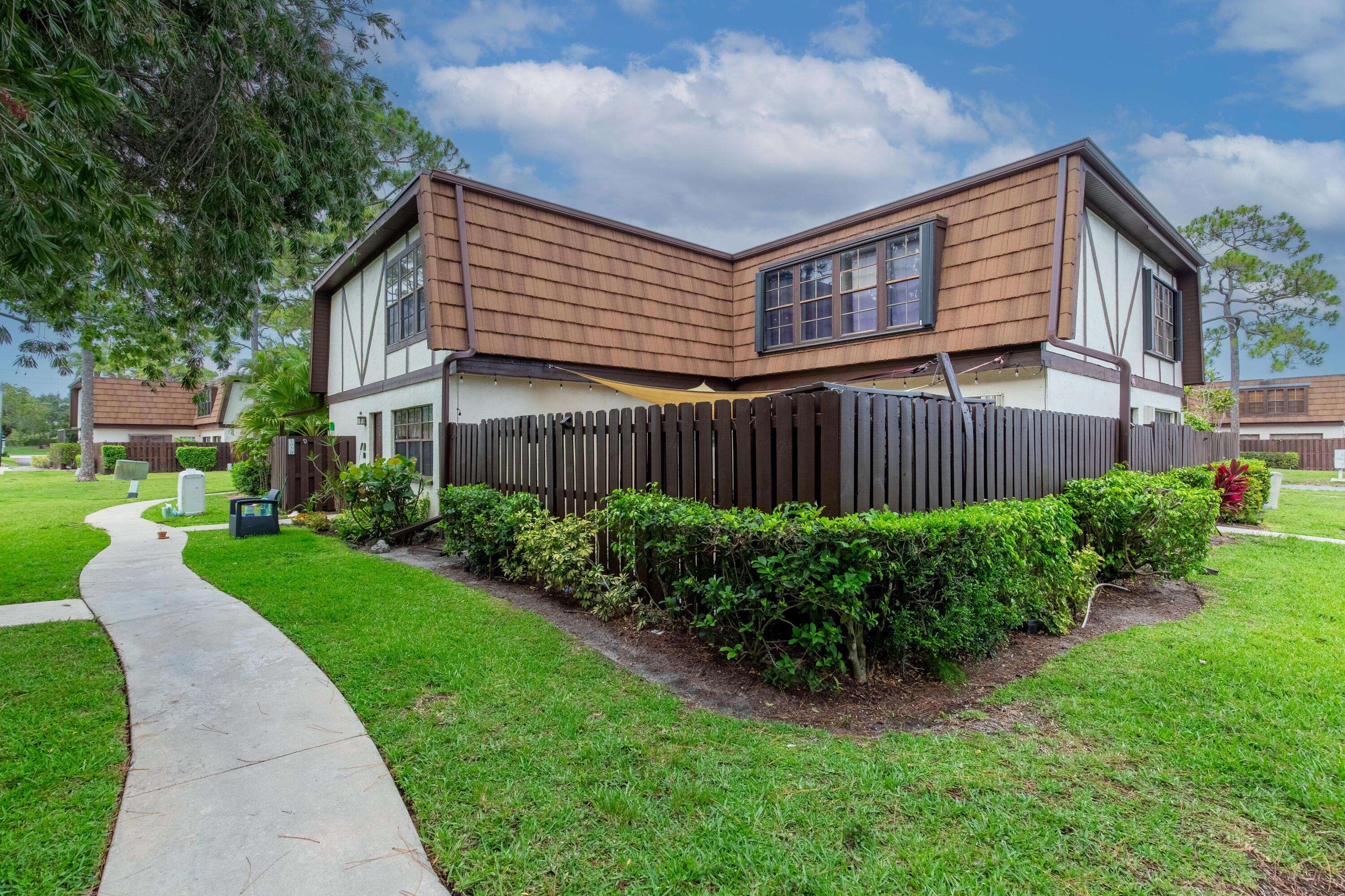 Royal Palm Beach, FL 33411,103 Weybridge C CIR C