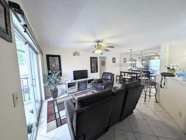 Delray Beach, FL 33446,7515 S S Oriole BLVD 203