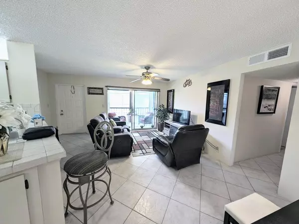 Delray Beach, FL 33446,7515 S S Oriole BLVD 203
