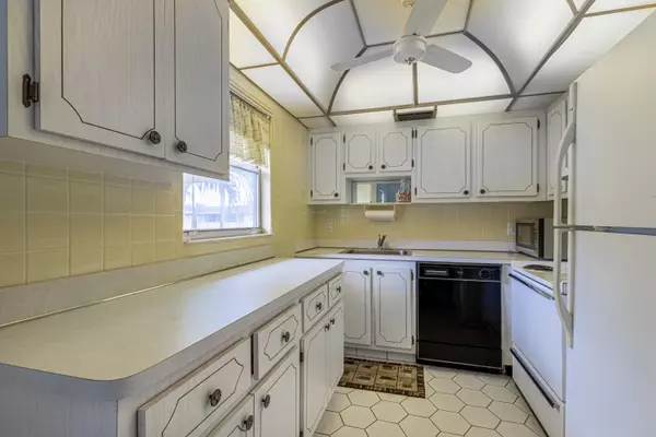 Delray Beach, FL 33446,141 Saxony  Blk C TER 141