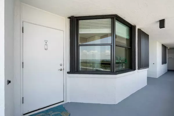 Jensen Beach, FL 34957,8800 S Ocean DR 1003