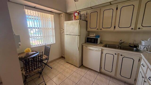 West Palm Beach, FL 33411,118 Lake Olive DR