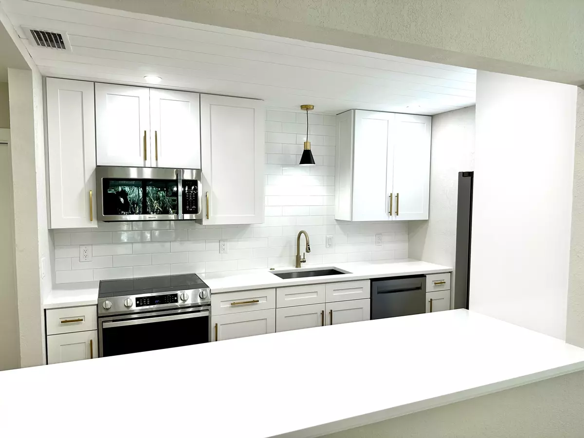 Lake Worth, FL 33462,6430 Pinyon Pine CT