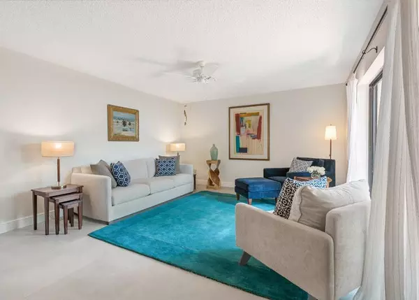 825 Center 32b ST, Jupiter, FL 33458