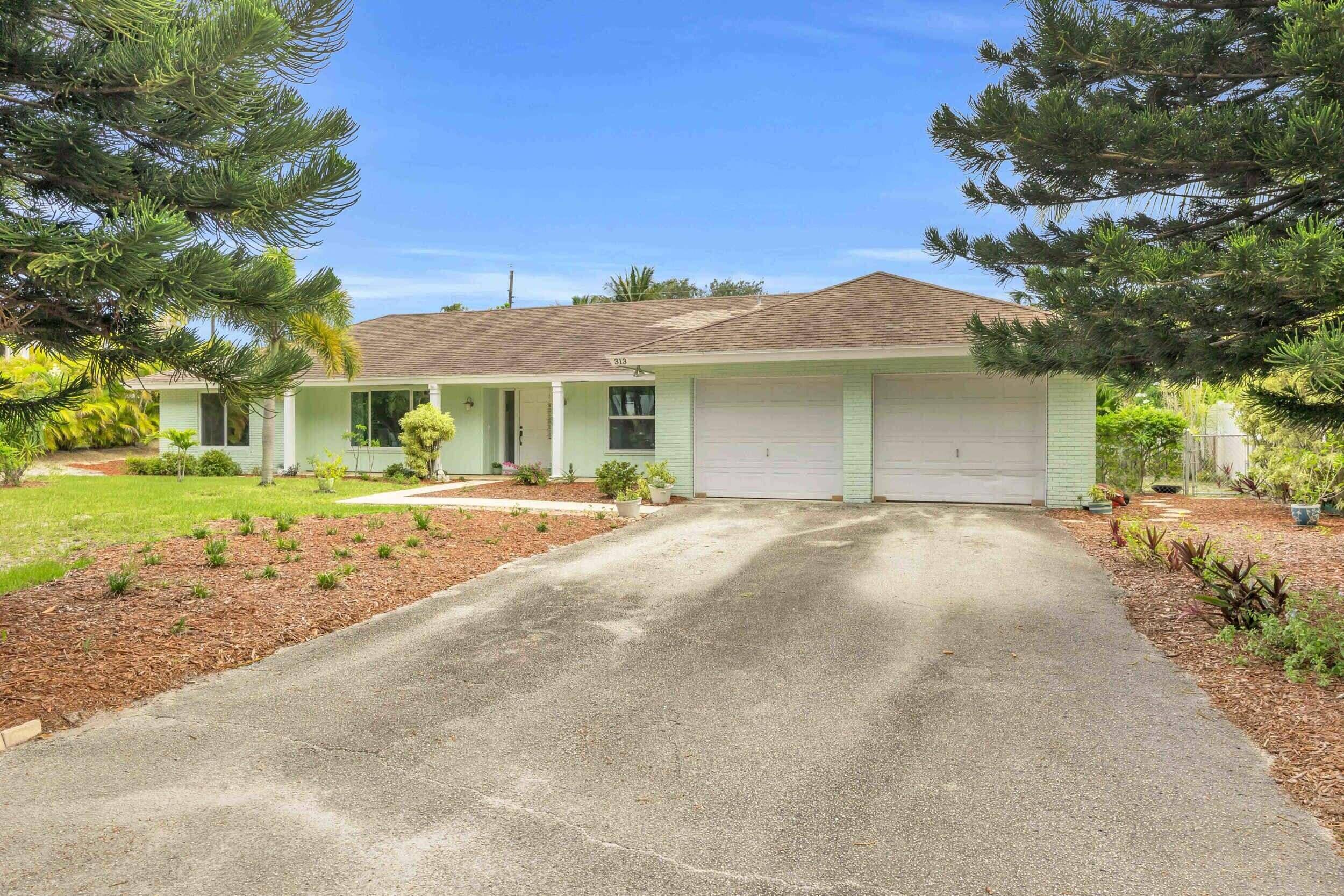 313 Country Club DR, Tequesta, FL 33469