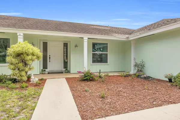 Tequesta, FL 33469,313 Country Club DR