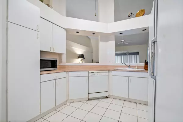 Boca Raton, FL 33496,9165 Vineland CT B