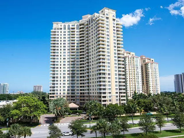 Aventura, FL 33180,19501 W Country Club DR 1105