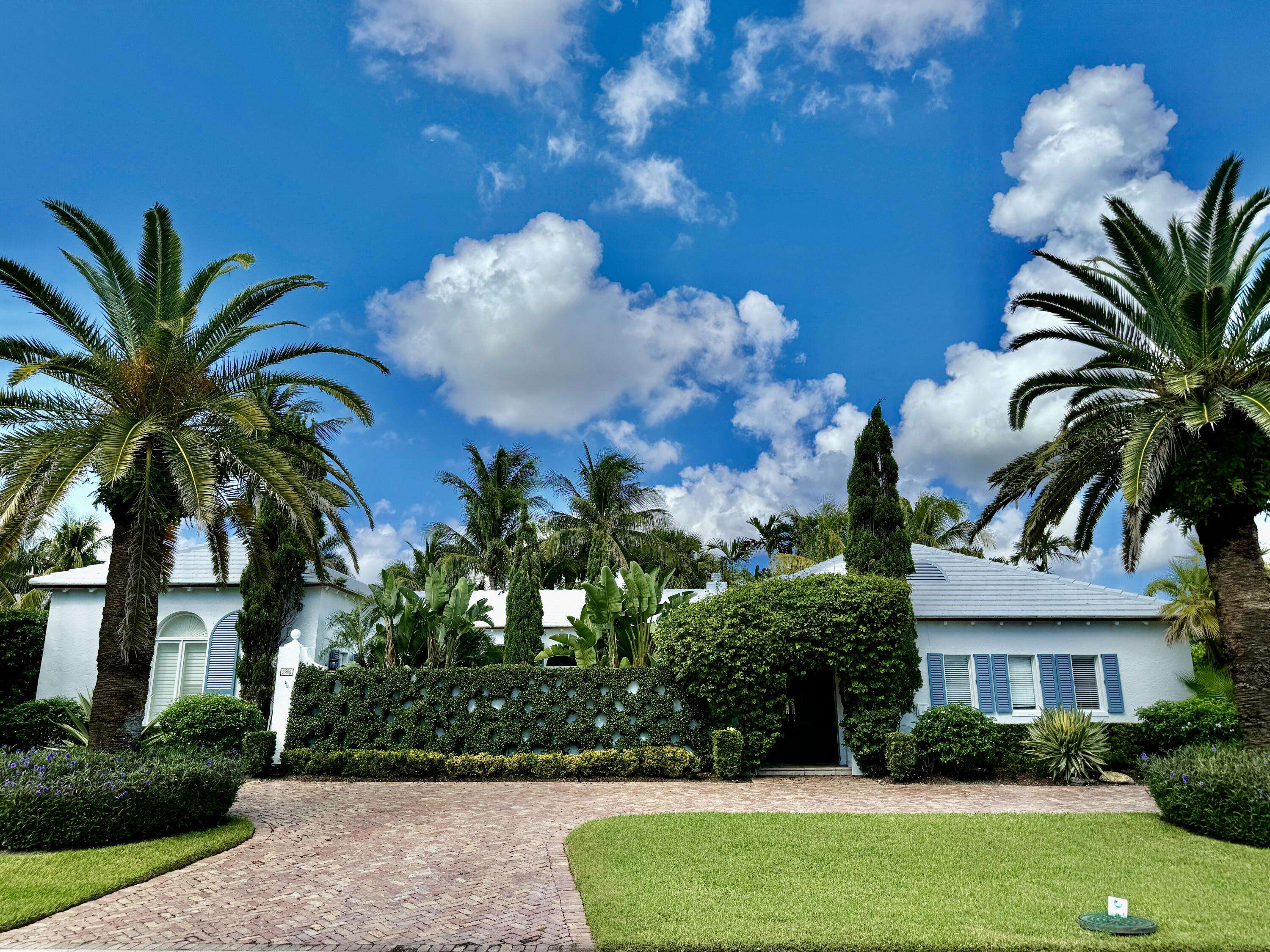 Palm Beach, FL 33480,2258 E Ibis Isle RD