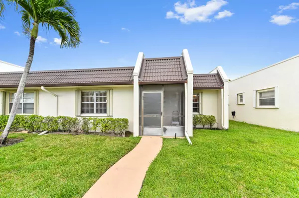 109 Lake Rebecca DR 109, West Palm Beach, FL 33411