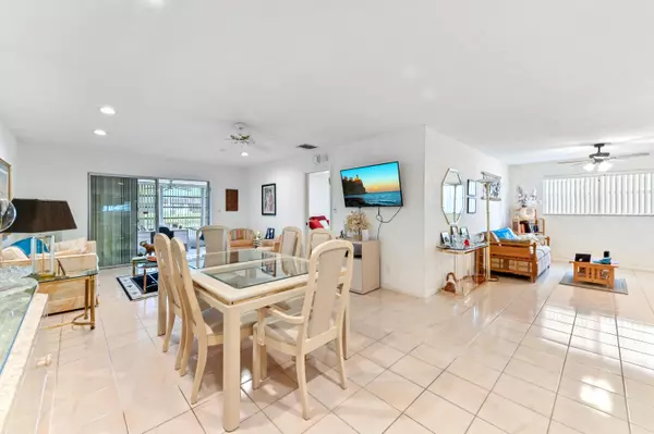 West Palm Beach, FL 33411,109 Lake Rebecca DR 109