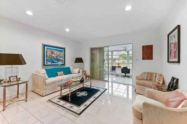 West Palm Beach, FL 33411,109 Lake Rebecca DR 109