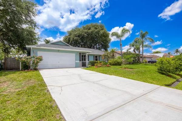 Port Saint Lucie, FL 34984,208 SE Sims CIR