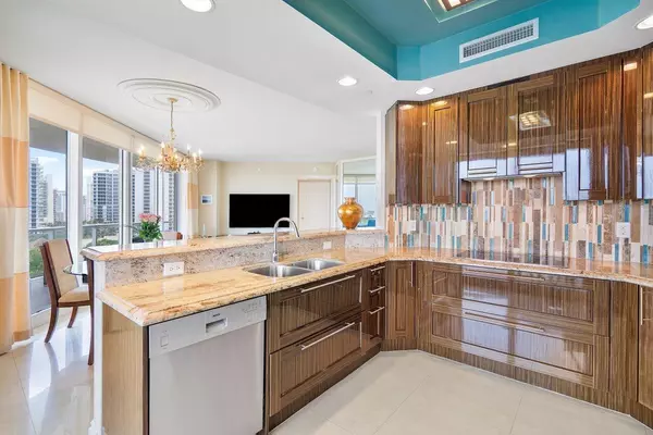 Singer Island, FL 33404,2700 N Ocean DR 606b