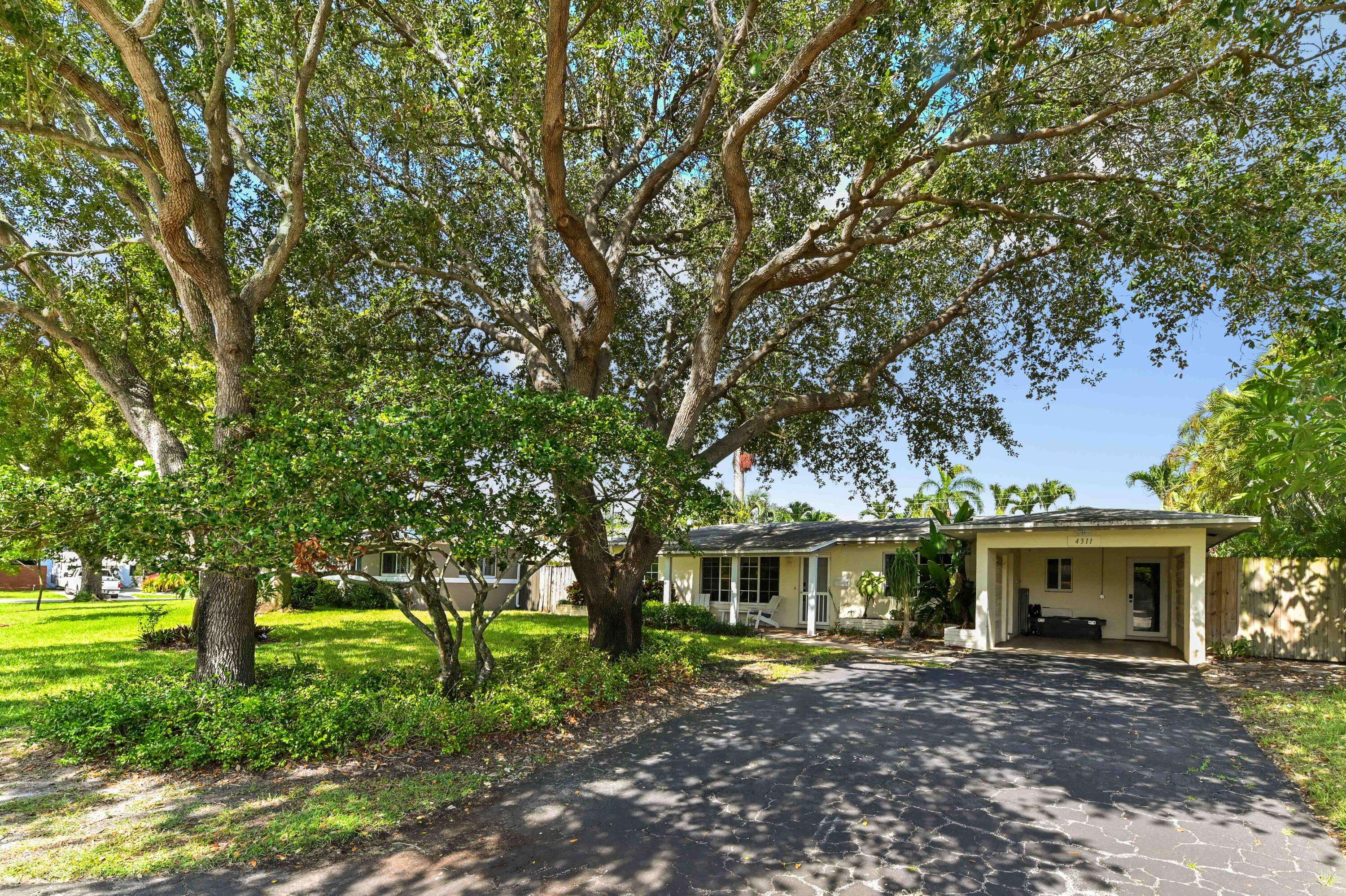 4311 NE 16th AVE, Oakland Park, FL 33334