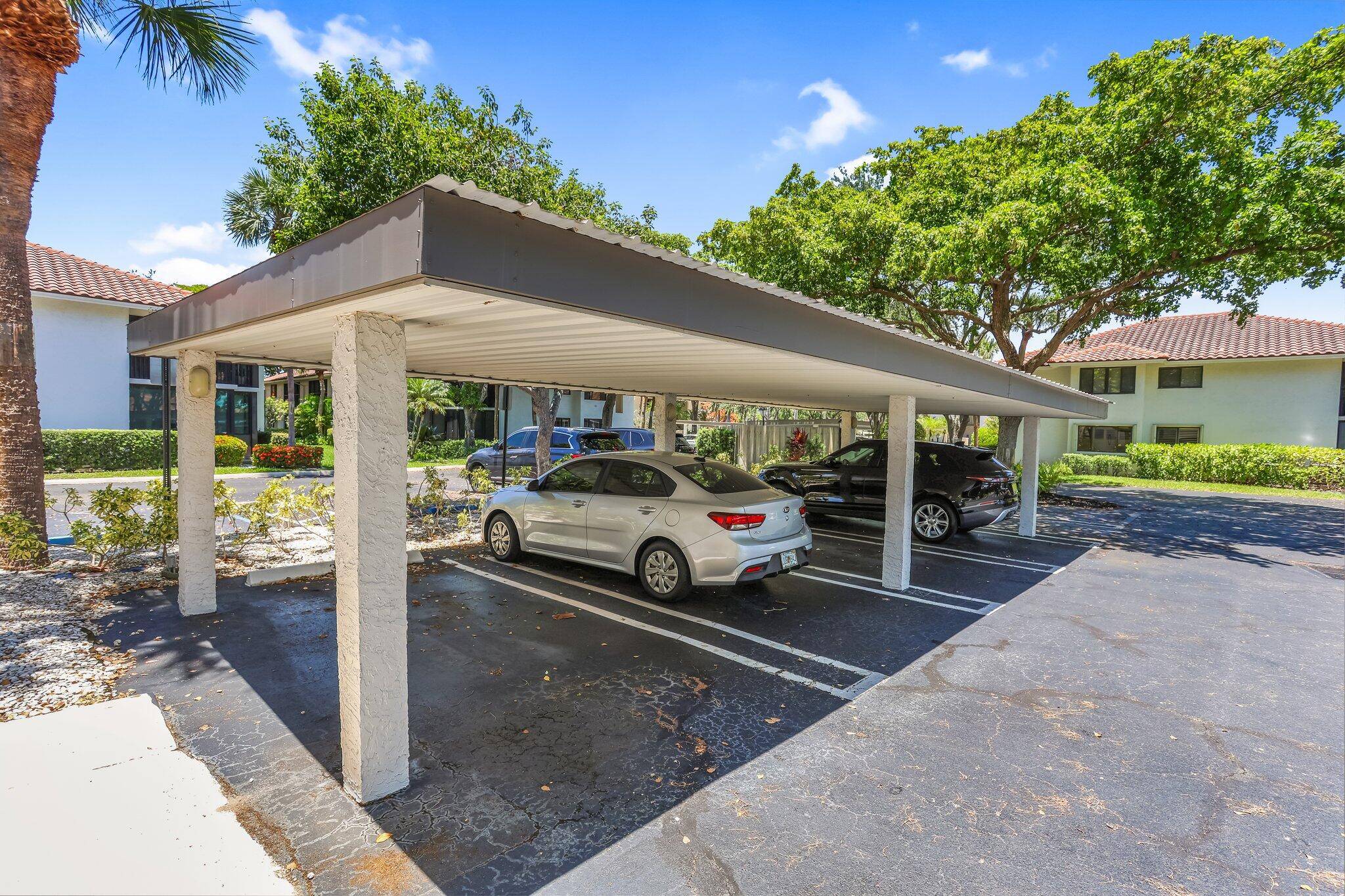 Delray Beach, FL 33483,60 Pelican Pointe DR 201