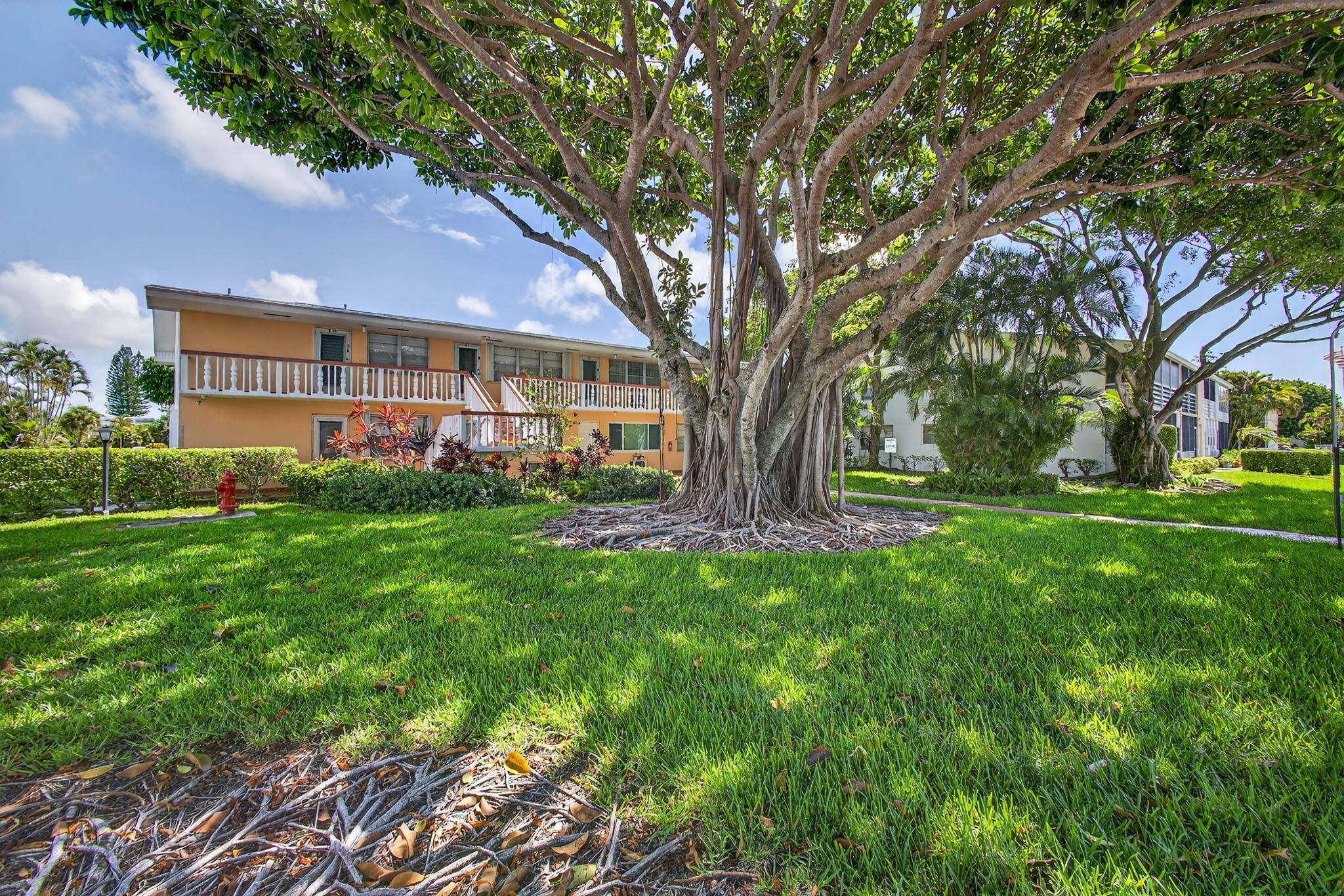 27 Andover B, West Palm Beach, FL 33417