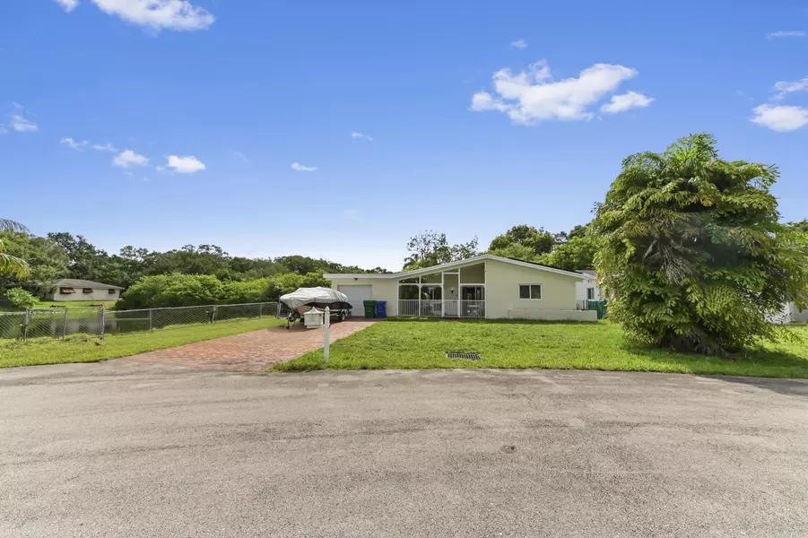 3560 SW 63rd AVE, Miramar, FL 33023