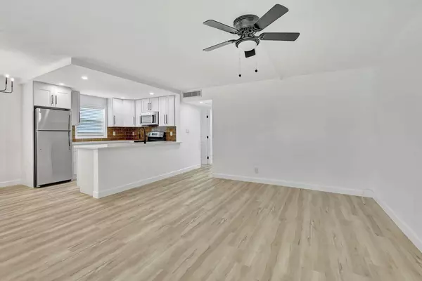 Delray Beach, FL 33484,216 E Flanders E