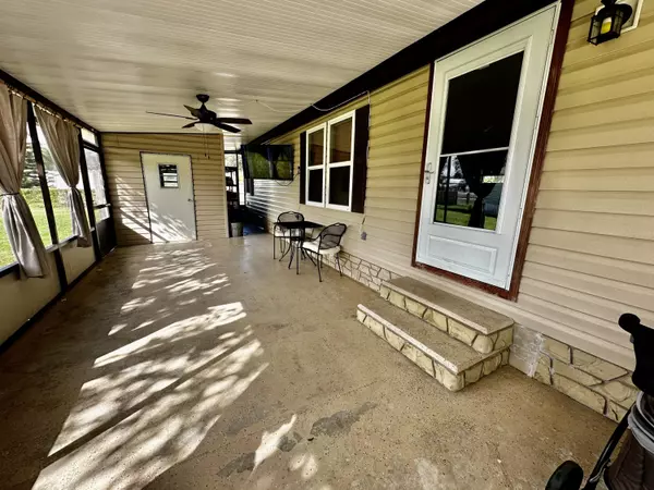 Okeechobee, FL 34972,507 NE 9th AVE