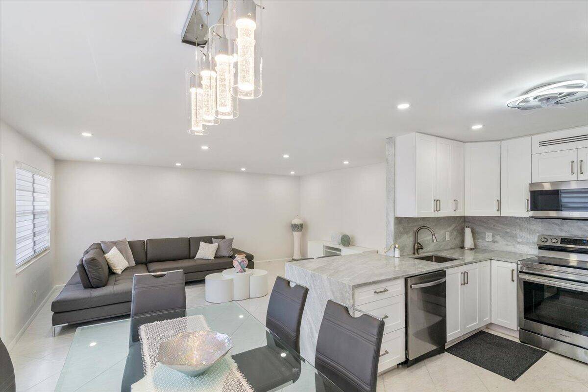 305 Richmond A 305, Deerfield Beach, FL 33442