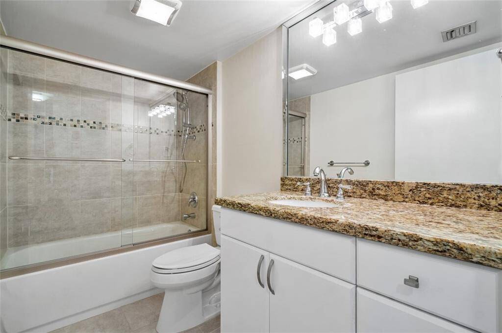 Boca Raton, FL 33433,6181 Balboa CIR 201