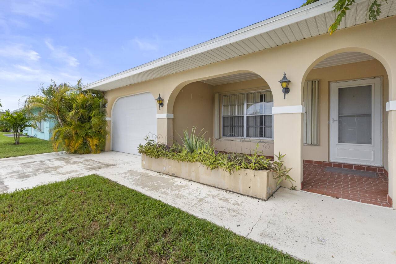 Port Saint Lucie, FL 34983,740 SW Goodrich ST