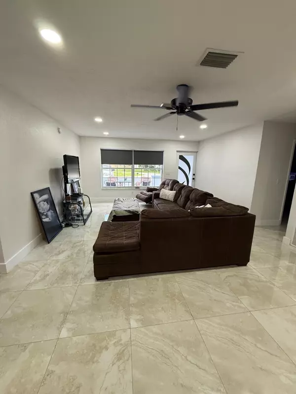 Port Saint Lucie, FL 34952,124 Aldea CT