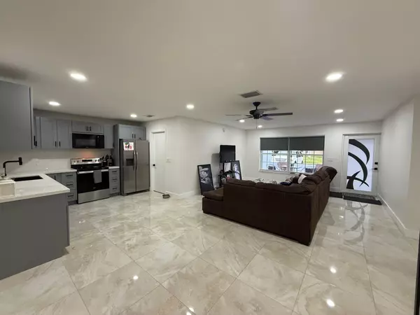 Port Saint Lucie, FL 34952,124 Aldea CT