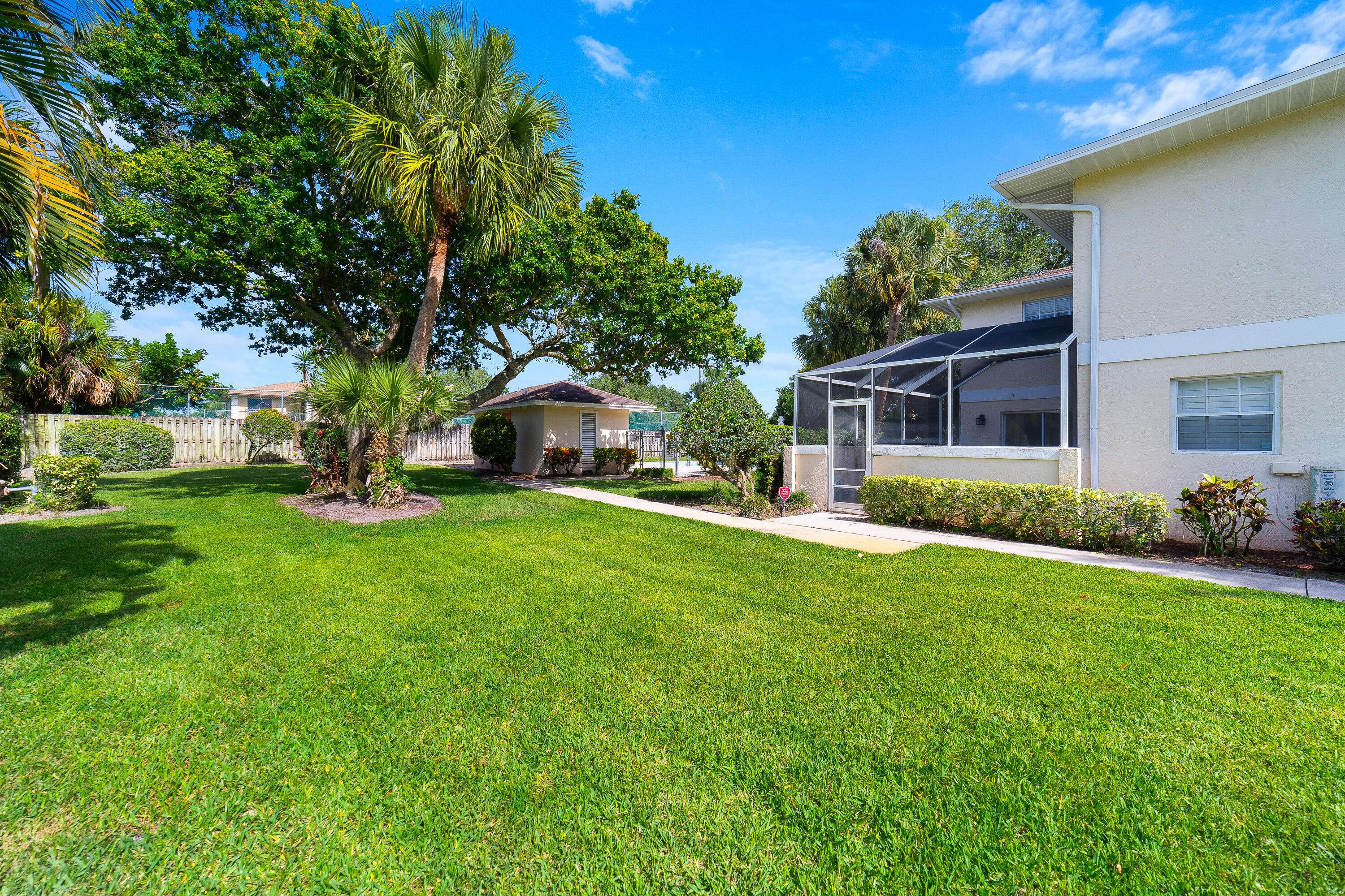 1506 N Lawnwood CIR, Fort Pierce, FL 34950