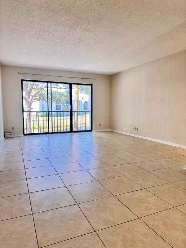 West Palm Beach, FL 33409,1015 Green Pine BLVD G2