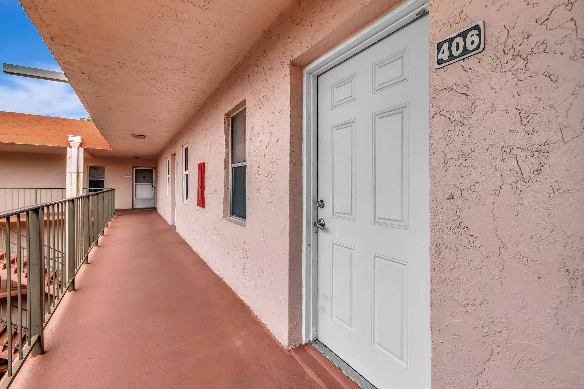 Lauderdale Lakes, FL 33311,2851 Somerset DR 406