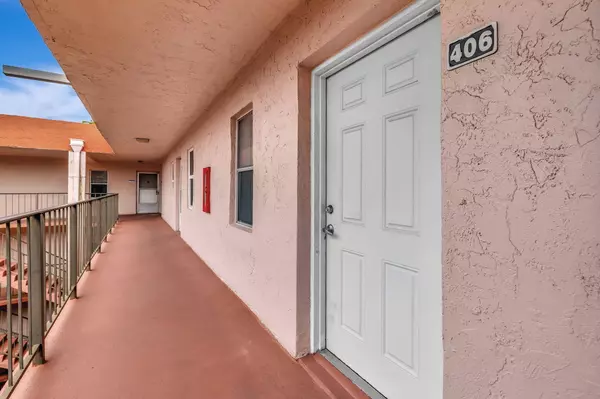 Lauderdale Lakes, FL 33311,2851 Somerset DR 406