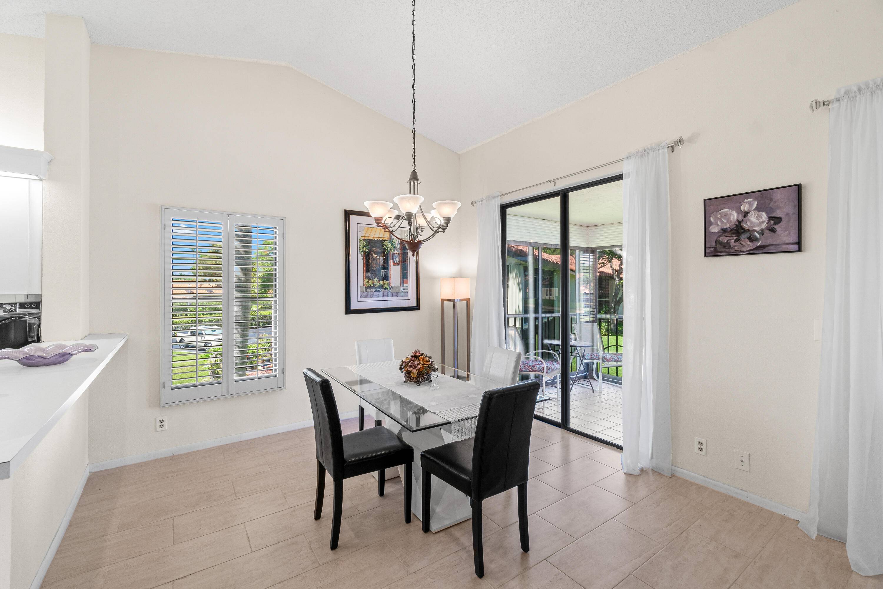 Boynton Beach, FL 33437,10263 N Circle Lake DR 201