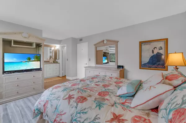 Delray Beach, FL 33444,2255 Lindell BLVD 4304