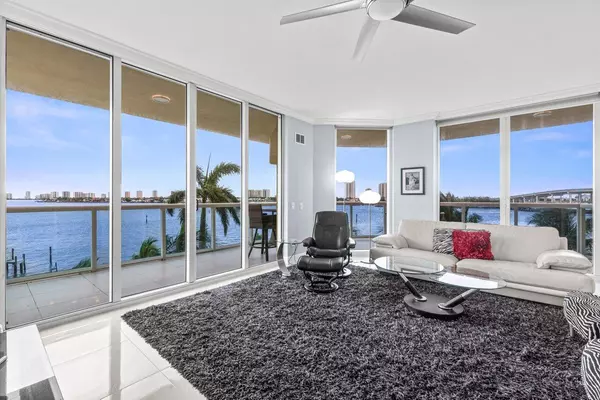 Riviera Beach, FL 33404,2650 Lake Shore DR 406