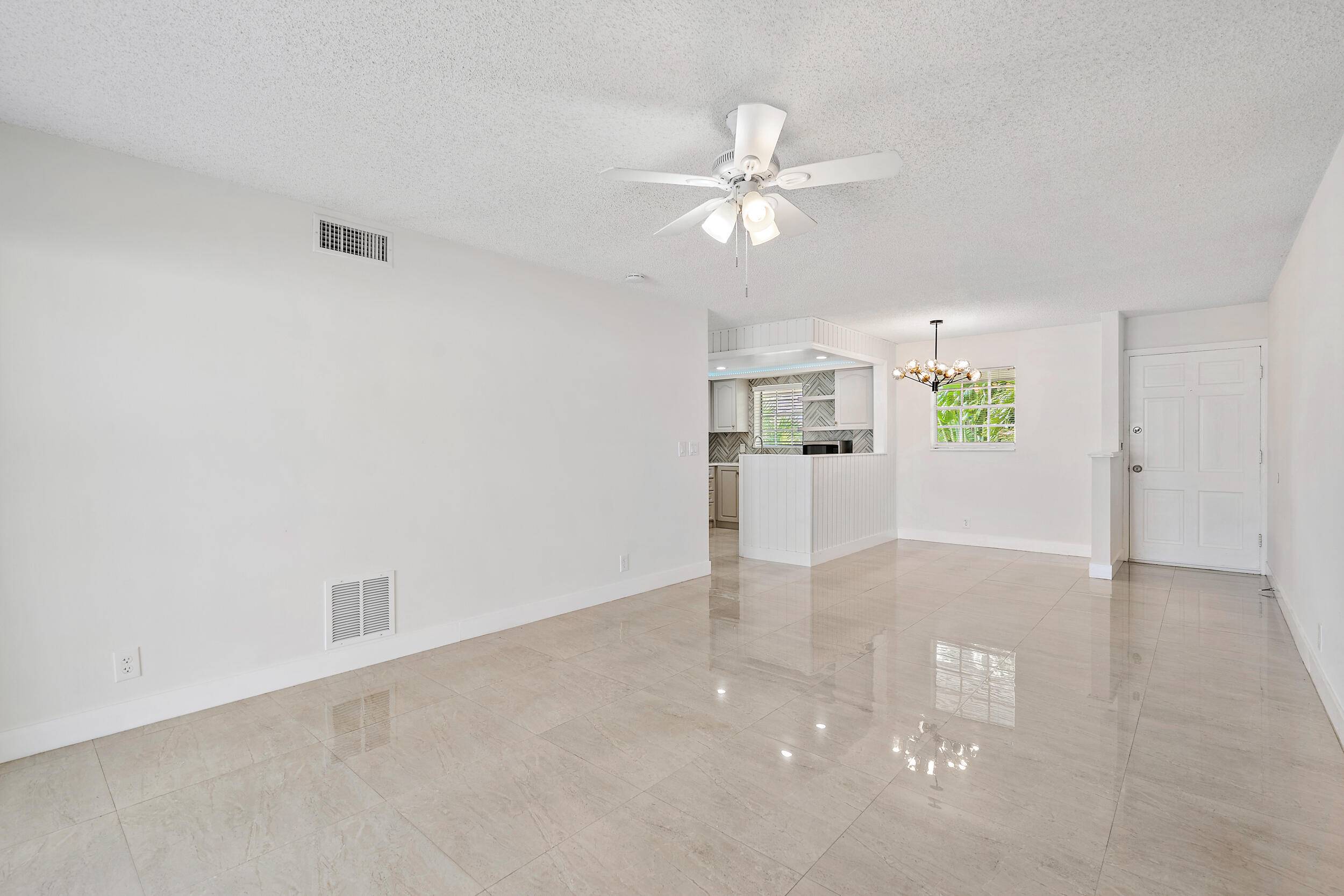 North Palm Beach, FL 33408,148 Yacht Club DR 12
