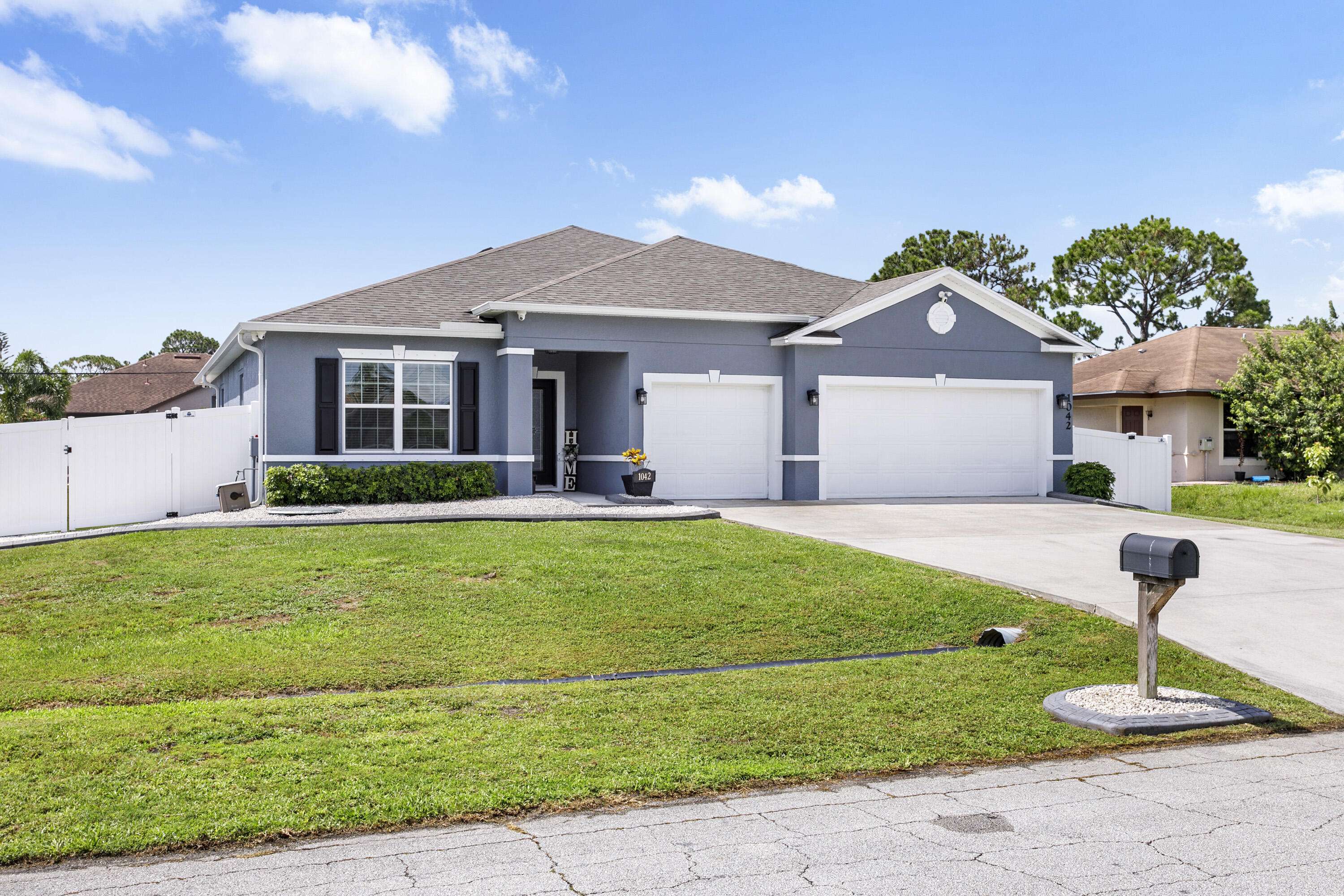 1042 SW John Maccormack TER, Port Saint Lucie, FL 34953