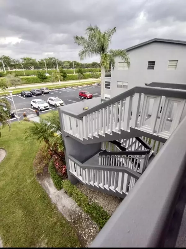 Boca Raton, FL 33434,209 E Suffolk E 209