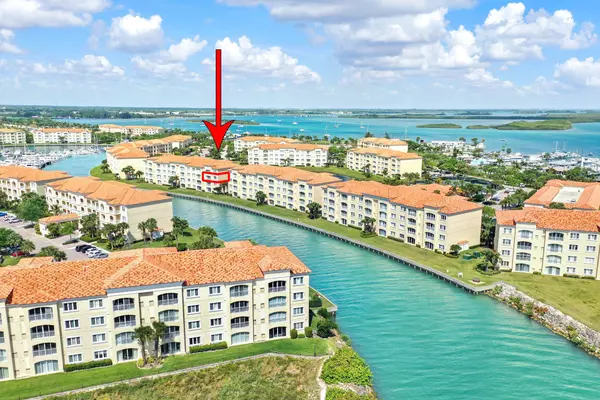Fort Pierce, FL 34949,7 Harbour Isle DR 301