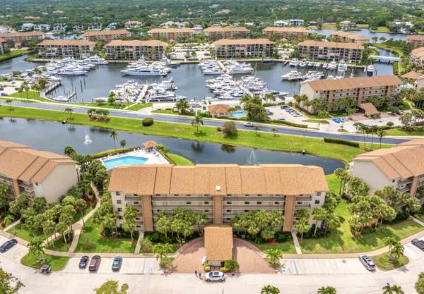 601 Seafarer CIR 104, Jupiter, FL 33477