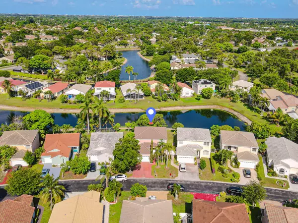 Greenacres, FL 33463,118 Rosewood LN